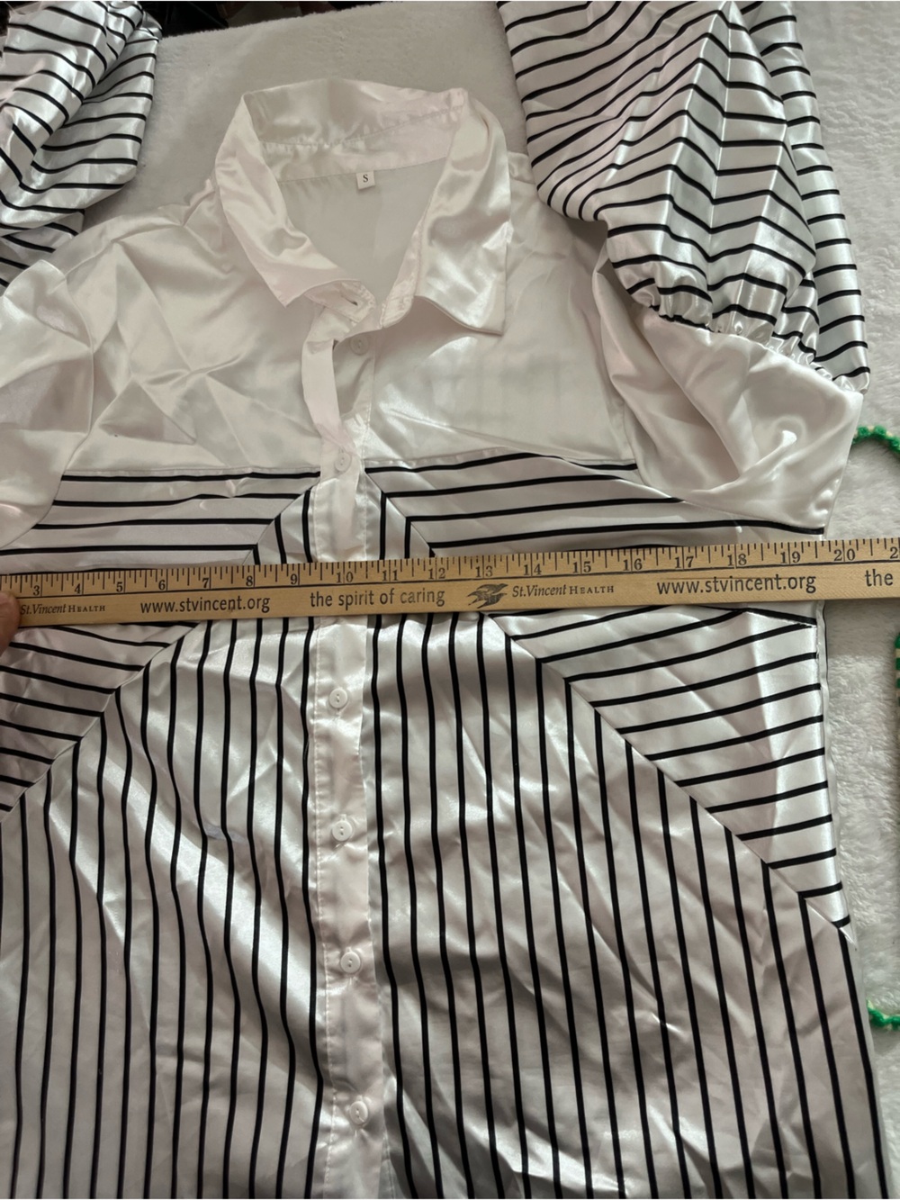 Unique Striped Shiny Satin Button-Front Dress Shirt Blouse Puff Sleeve Women’s S - Picture 6 of 8